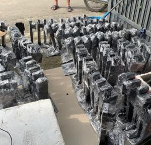 Chân đế màn hình đa năng