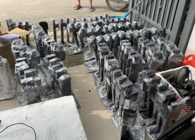 Chân đế màn hình đa năng