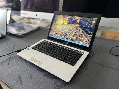 LAPTOP ASUS K43E ( I3 2350M / RAM 4GB / HDD 500GB / VGA INTEL (R) HD GRAPHICS 3000 )