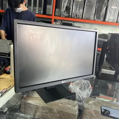 "LG  E2411PB 24" 1920x1080 Full HD VGA DVI