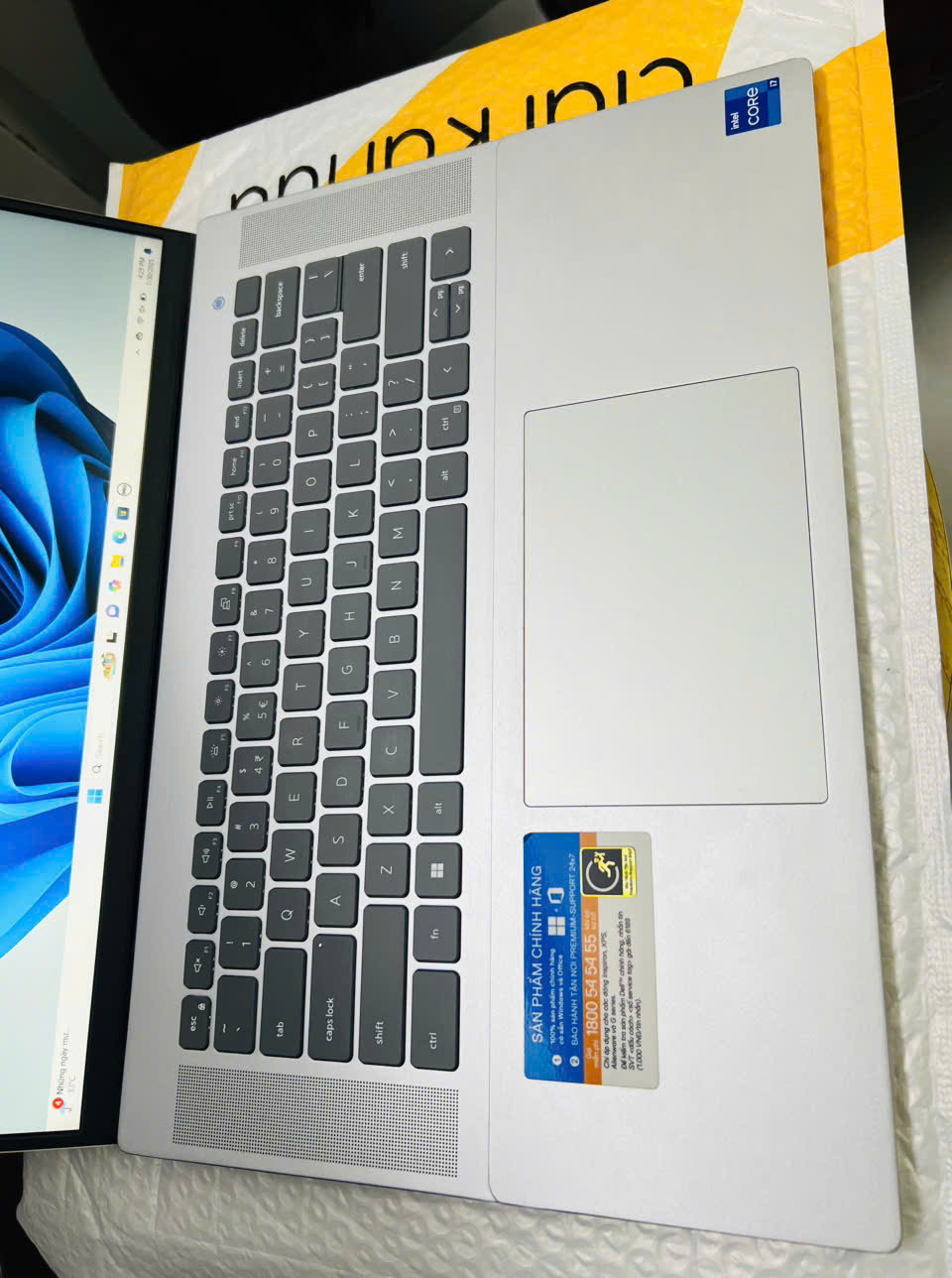 Dell Inspiron 5620 Core i7 1260P RAM 16GB SSD 512GB VGA Iris Xe Graphics Màn 16 inch FHD+ - Ảnh 4